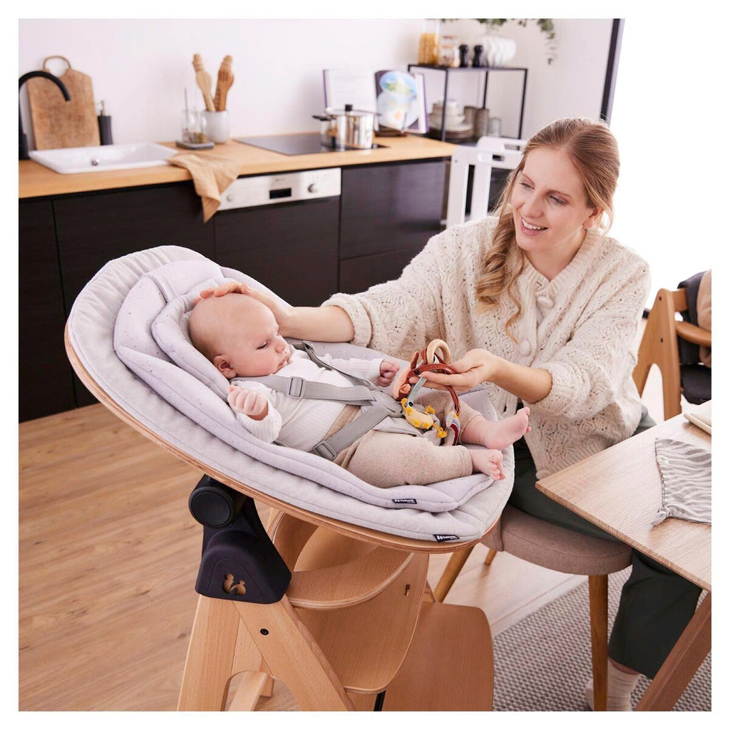 Barnestoltilpasning Arketa for Bouncer Eco i bruk ved bordet
