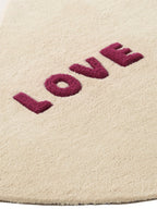 Barneteppe LOVE hjerteform 100x85 cm bomull bakside