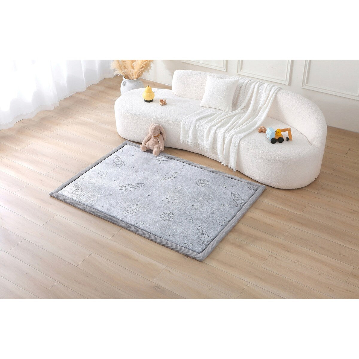 Barneteppe selvlysende 170x120 cm minneskum sklisikkert montert
