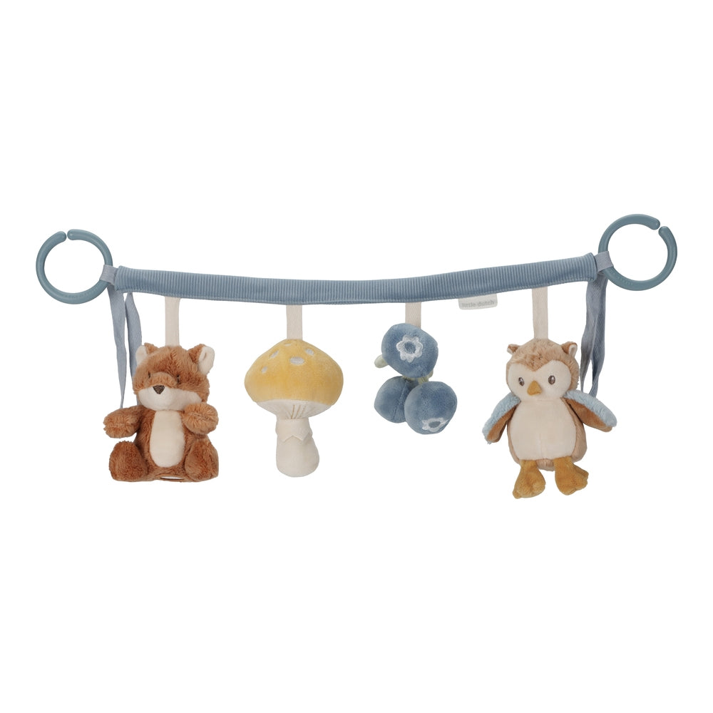 Barnevognkjede Forest Friends med rangle og knitter forfra