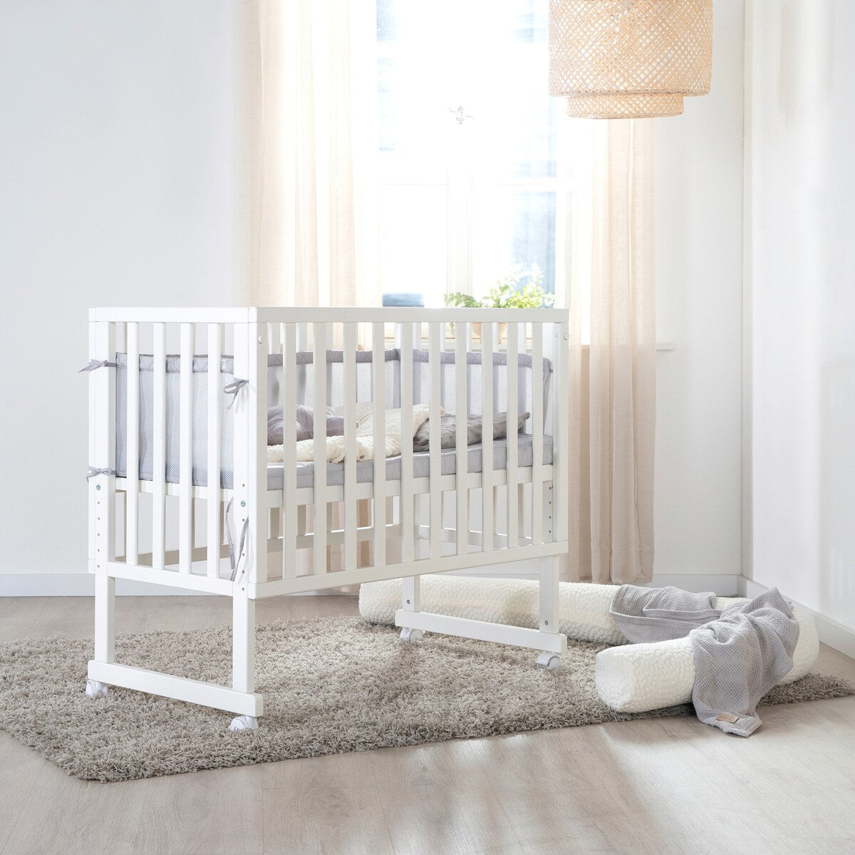 Bedside crib 3-i-1 med barriere roba Style grå 45x90 cm detalj mesh-barriere