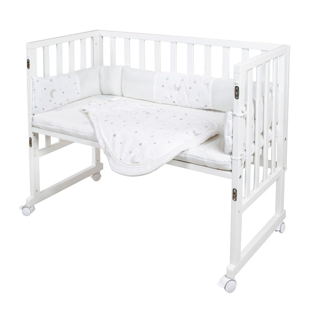 Nærbilde av pustende madrass i Bedside crib 3-i-1 Sternenzauber safe asleep® hvit
