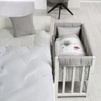 Bedside crib 4-i-1 Adam & Eule med vugge og himmel nærbilde av festestropper
