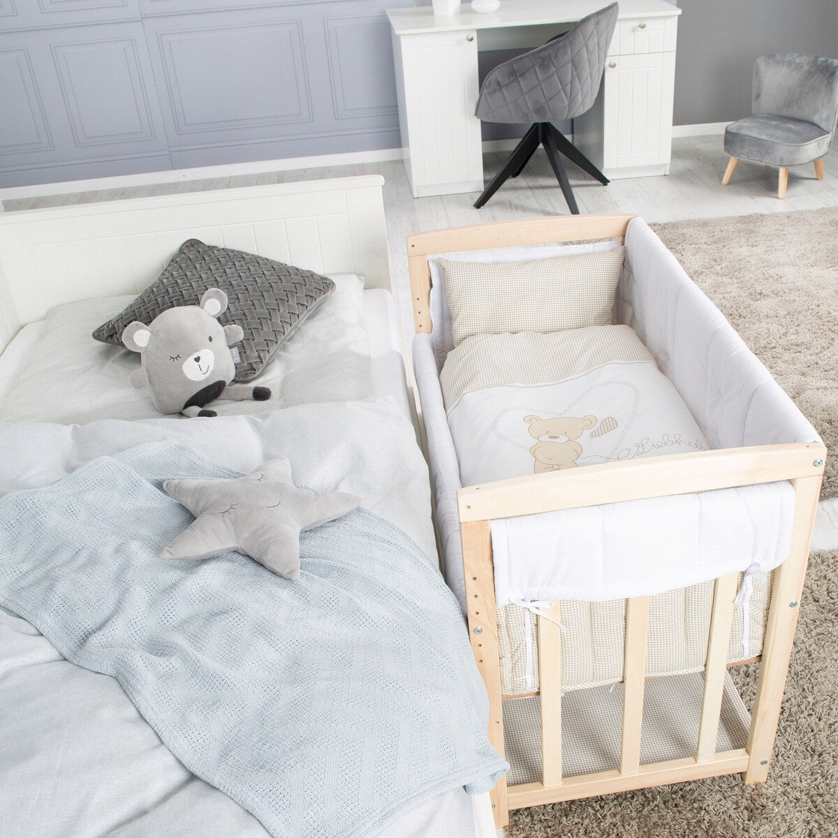 Bedside crib 4-i-1 Liebhabär med vugge og himmel bakside
