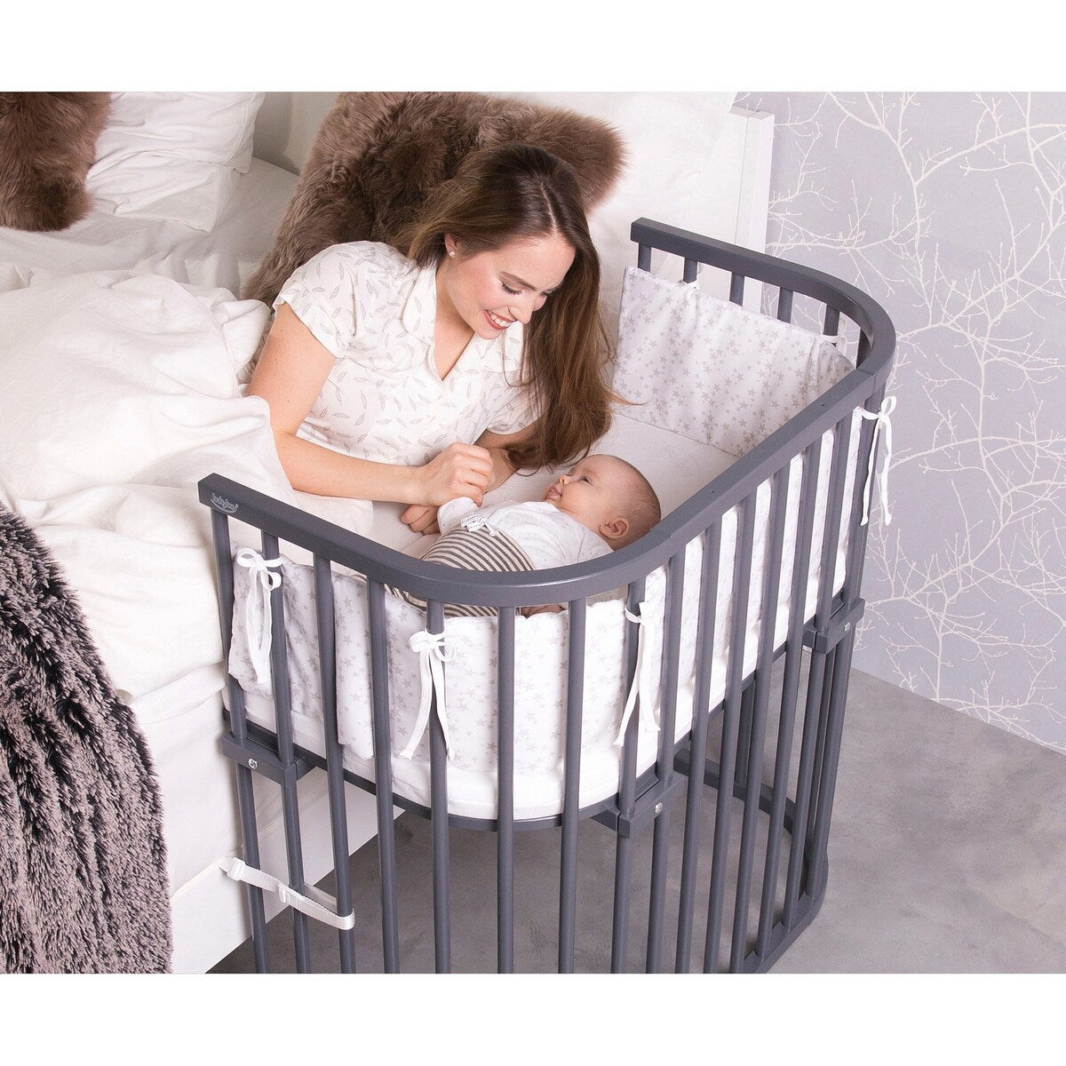 Nærbilde av FSC-sertifisert kjernebøk i Bedside crib Boxspring 89x51 cm