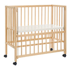 Bedside crib Cocon 40x90 cm massiv bøk med hjul detalj av hjul