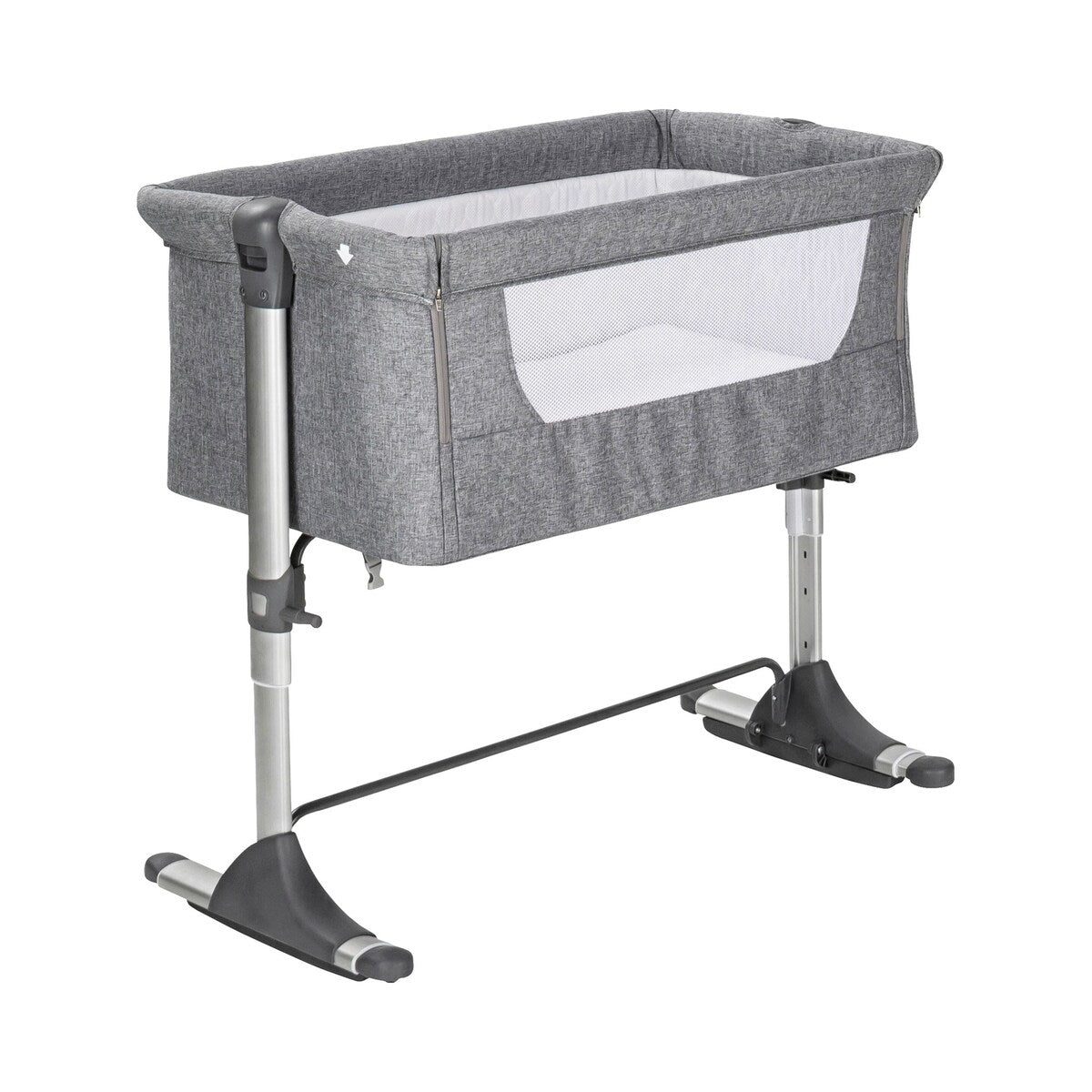 Detalj av tekstilsidepanel på Bedside crib Joy 85x49 cm med madrass og aluminiumsramme