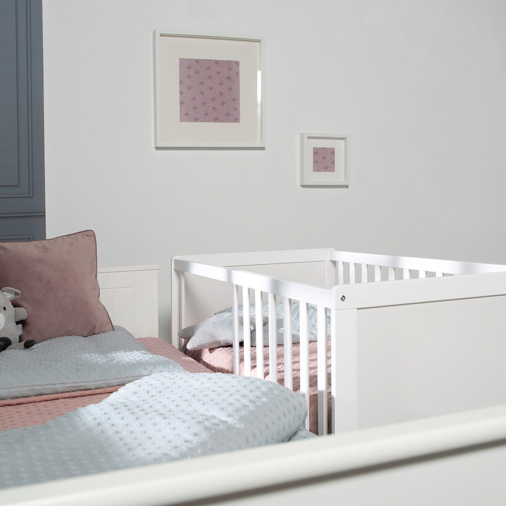 Bedside-seng 60x120 cm med madrass, høydejusterbar med uttakbare slupprosser