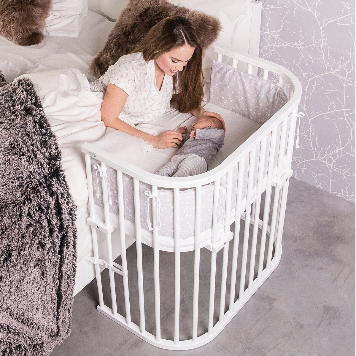 Bedside-seng Boxspring med madrass og barneseng-sett i bøk - babybay®