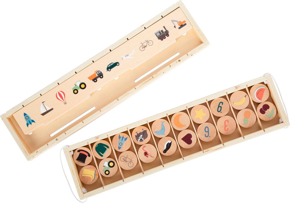 Bildesorteringsboks i tre med 60 bildebrikker small foot oppbevaringsrom