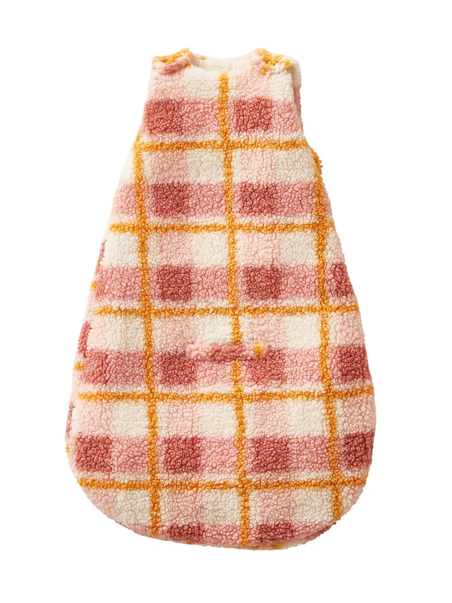Bakside av bilsovepose for baby i teddyfleece TOG 3,5 rutete
