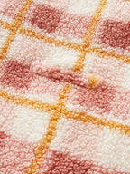 Montert bilsovepose for baby i teddyfleece TOG 3,5 rutete i bilstol