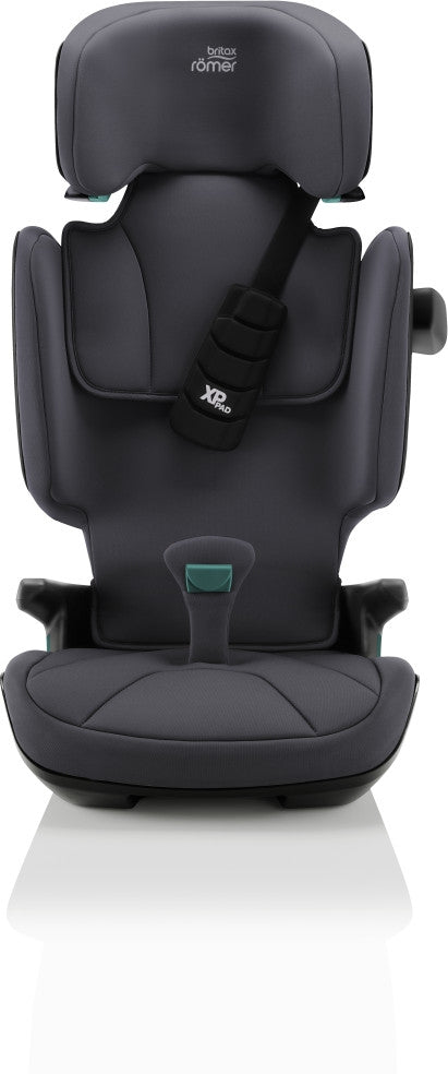 Montert Bilstol Kidfix i-Size Storm Grey i bil