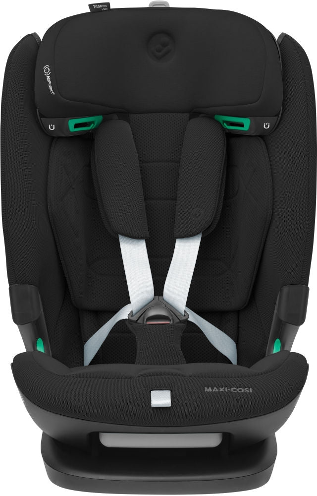 Detaljbilde av stoff og søm på Bilstol Titan Pro2 i-Size Authentic Black