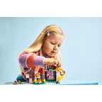 Montert Bluey og Chloe på lekeplassen 11201 med minifigurer på huske