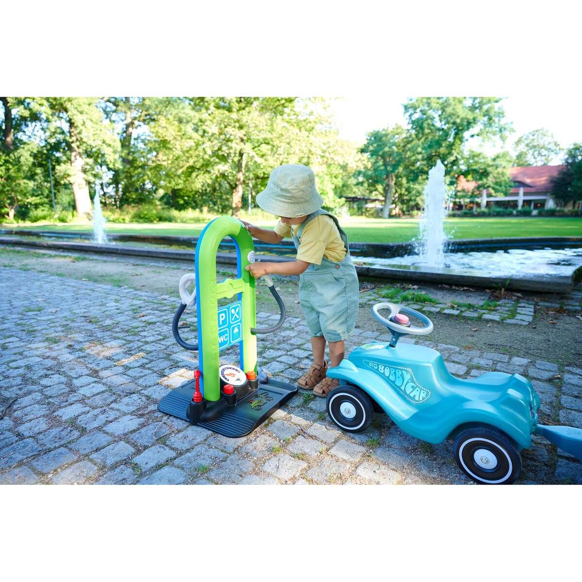 Bobby Car Service Station bensinstasjon detalj av blå zapfsäule