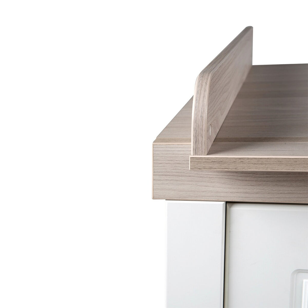 Bred stellekommode Felicia med stelletopp 90 cm høyde detalj av Luna Elm-dekor
