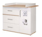 Detalj av softclose mekanisme på Bred stellekommode Pia 102x117 cm med softclose