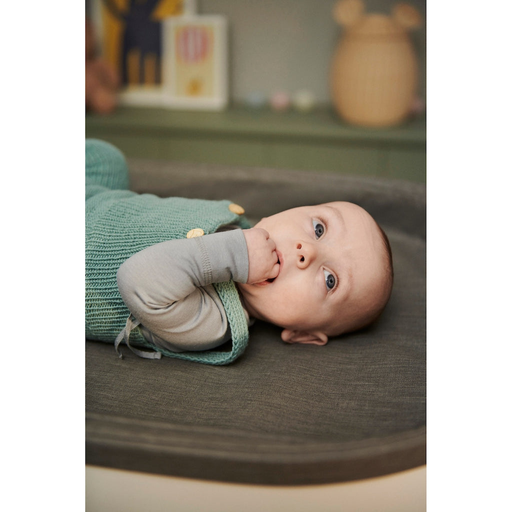 Stellekommode med stelletopp i bøk 88x53,7 cm - Stokke SLEEPI