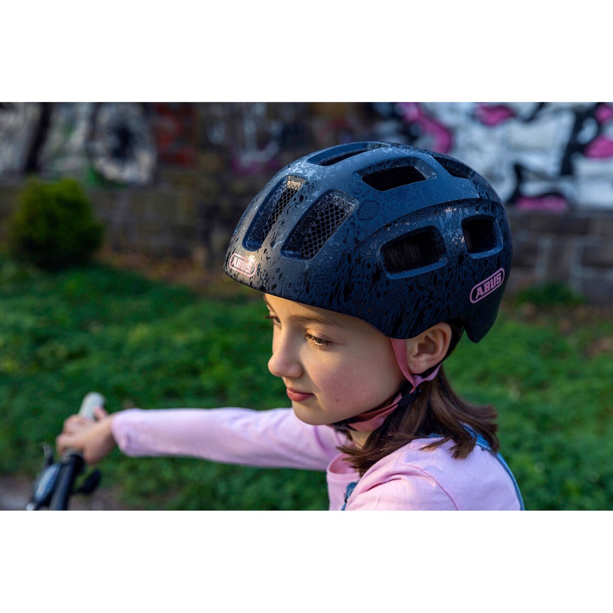 Sykkelhjelm Youn-I 2.0 med LED-baklys for ungdom - ABUS