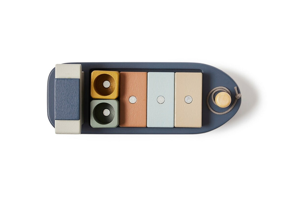 Containerskip i tre med magnetlasting 25 cm montert med containere