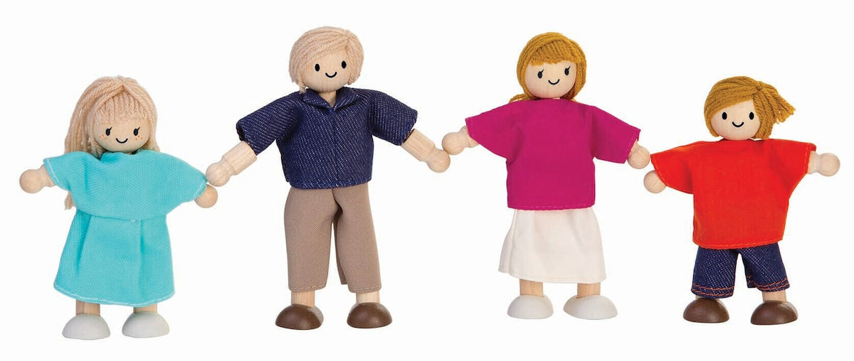 Dukkefamilie i gummitreverk fra dukkehus 13 cm fra PlanToys forfra