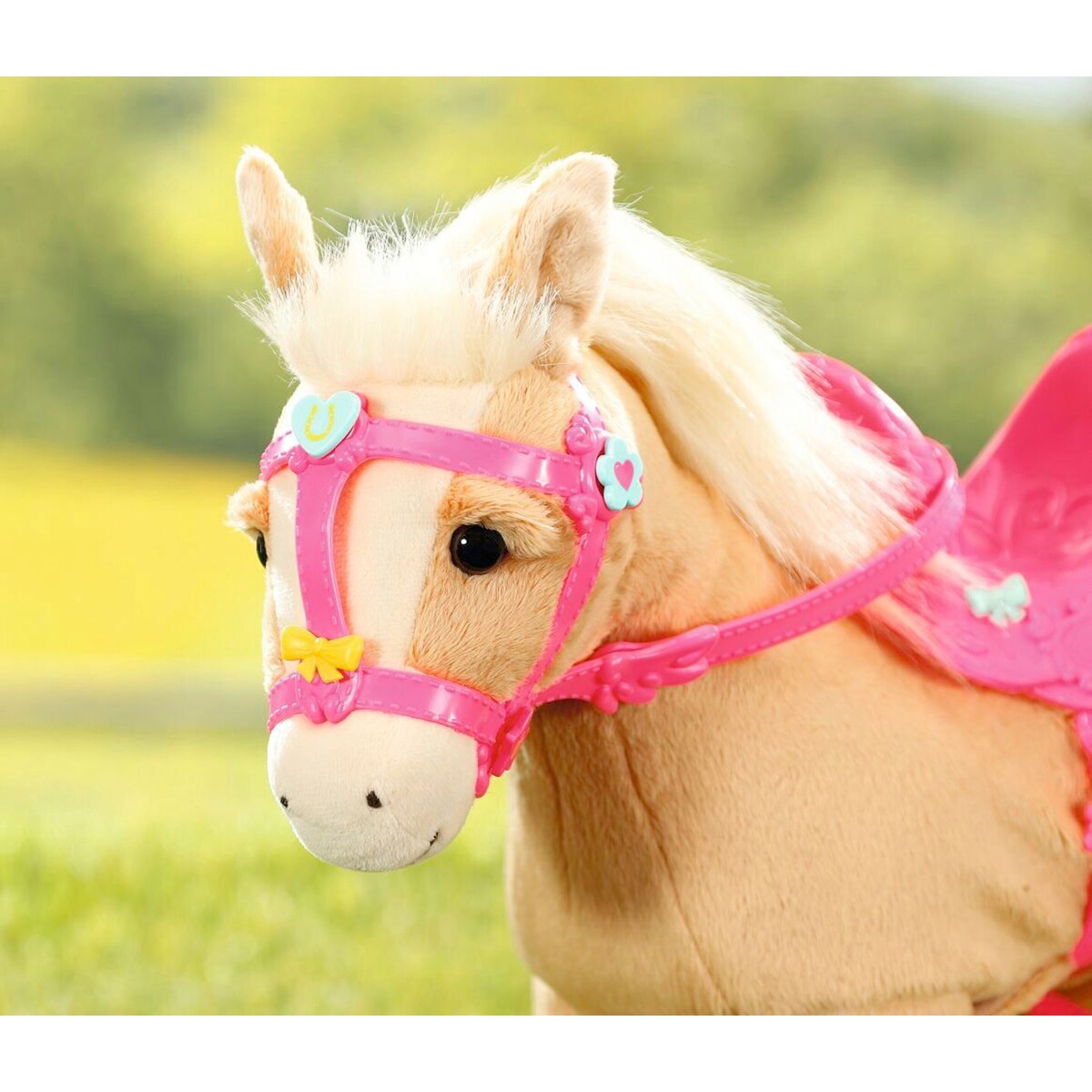 Nærbilde av Dukkehest My Cute Horse med bevegelse og lyd
