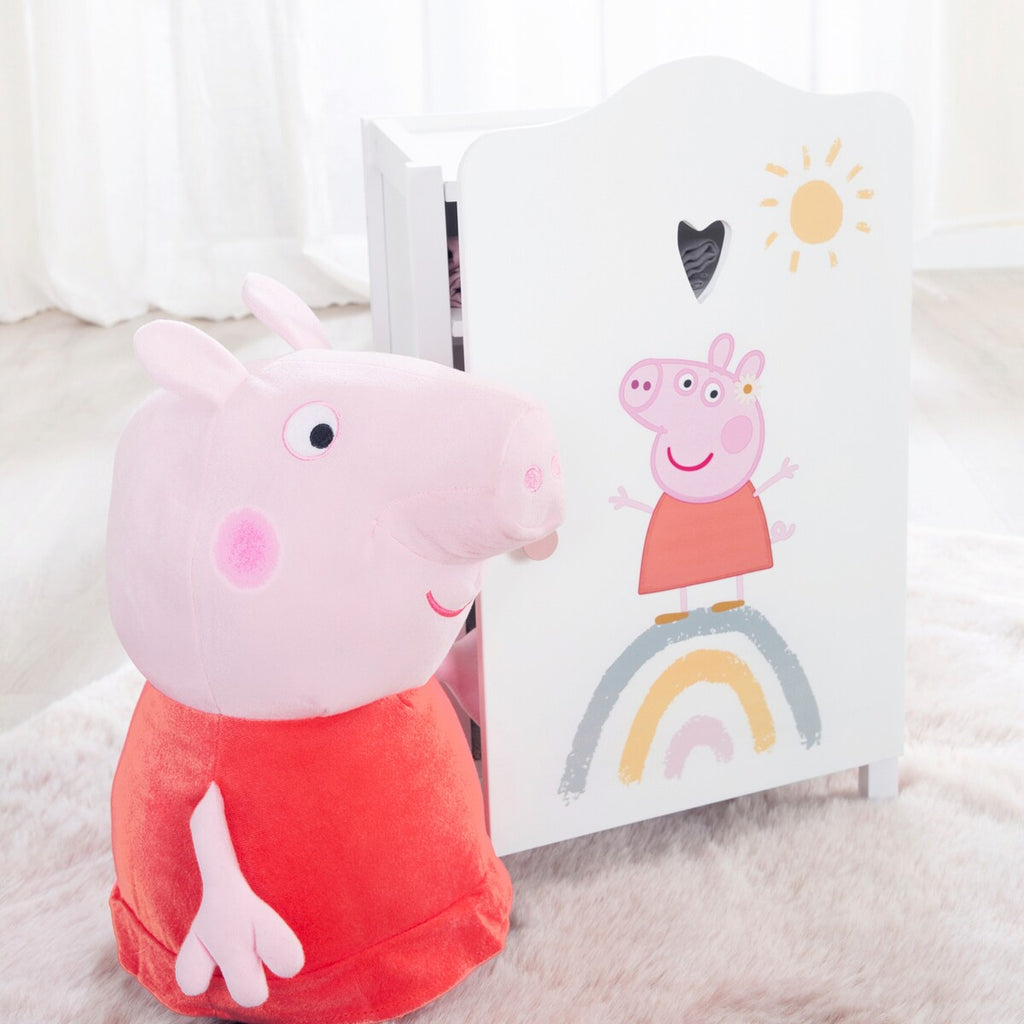 Detalj av Peppa Pig motiv på dukkeklesskap