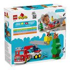 Nærbilde av DUPLO® brannbil med slange og brannmann 10473