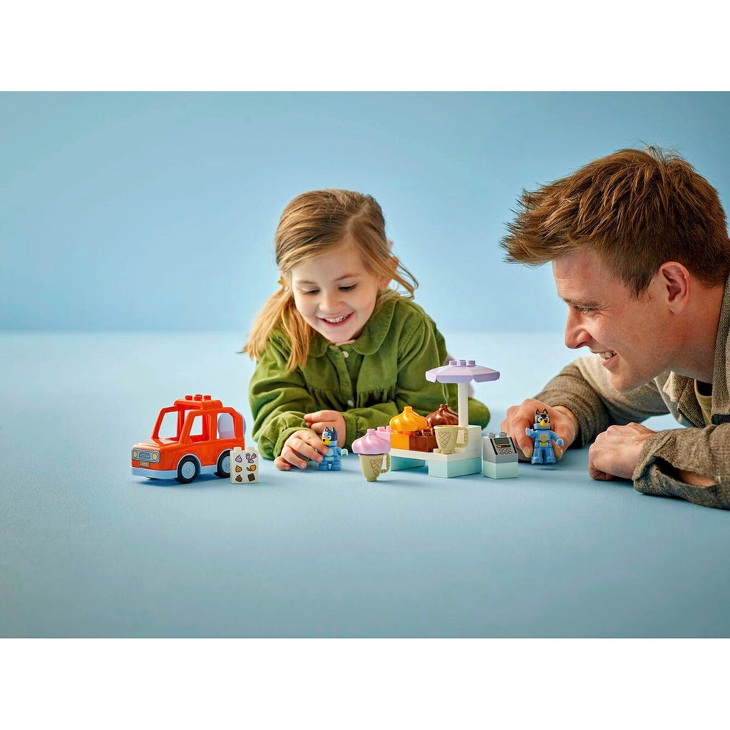 DUPLO tur til iskrembar med Bluey montert lekebil