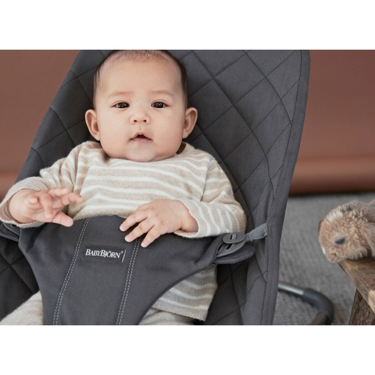 Babyvipp Bliss vevet stoff med lekebøyle fra fødsel til 2 år - BabyBjörn