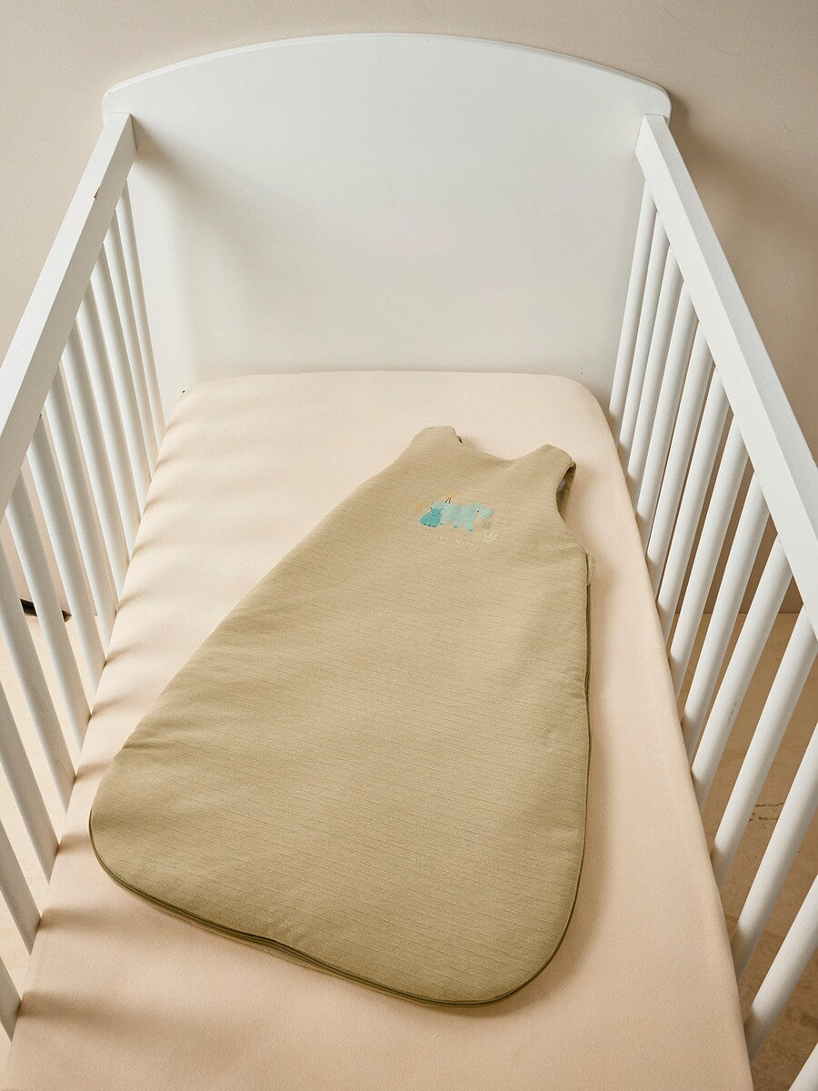 Glidelåsdetalj på siden av Ermeløs sovepose baby TOG 2,5