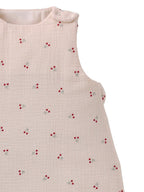 Detalj av ermeløs sovepose for baby CHERRY musselin TOG 2,5 Øko-Tex