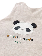 Ermeløs sovepose for baby KLEINER PANDA i jersey detalj av panda-applikasjon