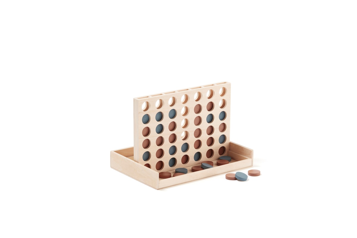 Fire på rad strategispill i tre 23 x 16 cm forfra