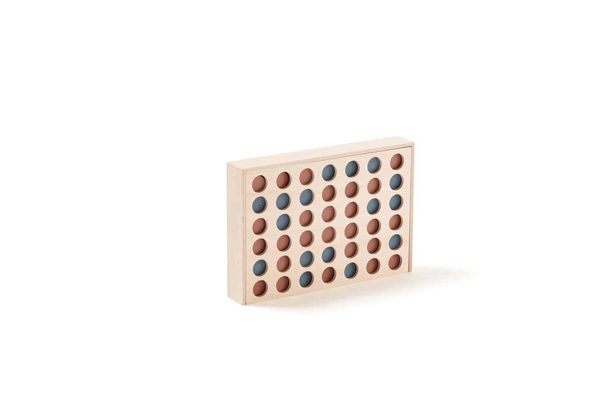 Fire på rad strategispill i tre 23 x 16 cm bakside