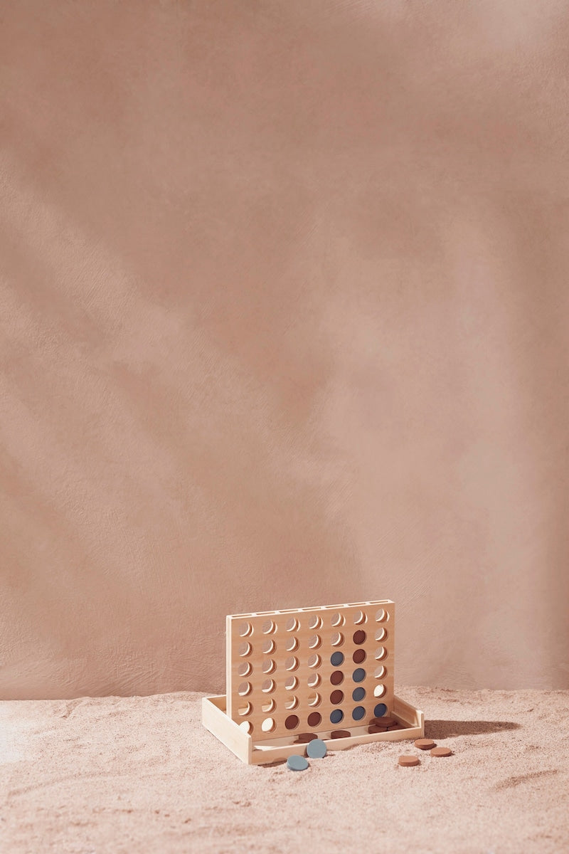 Detalj av Fire på rad strategispill i tre 23 x 16 cm fra 3 år