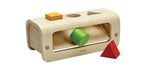 Formsorteringsleke i gummitreverk fra 12 mnd fra PlanToys forfra