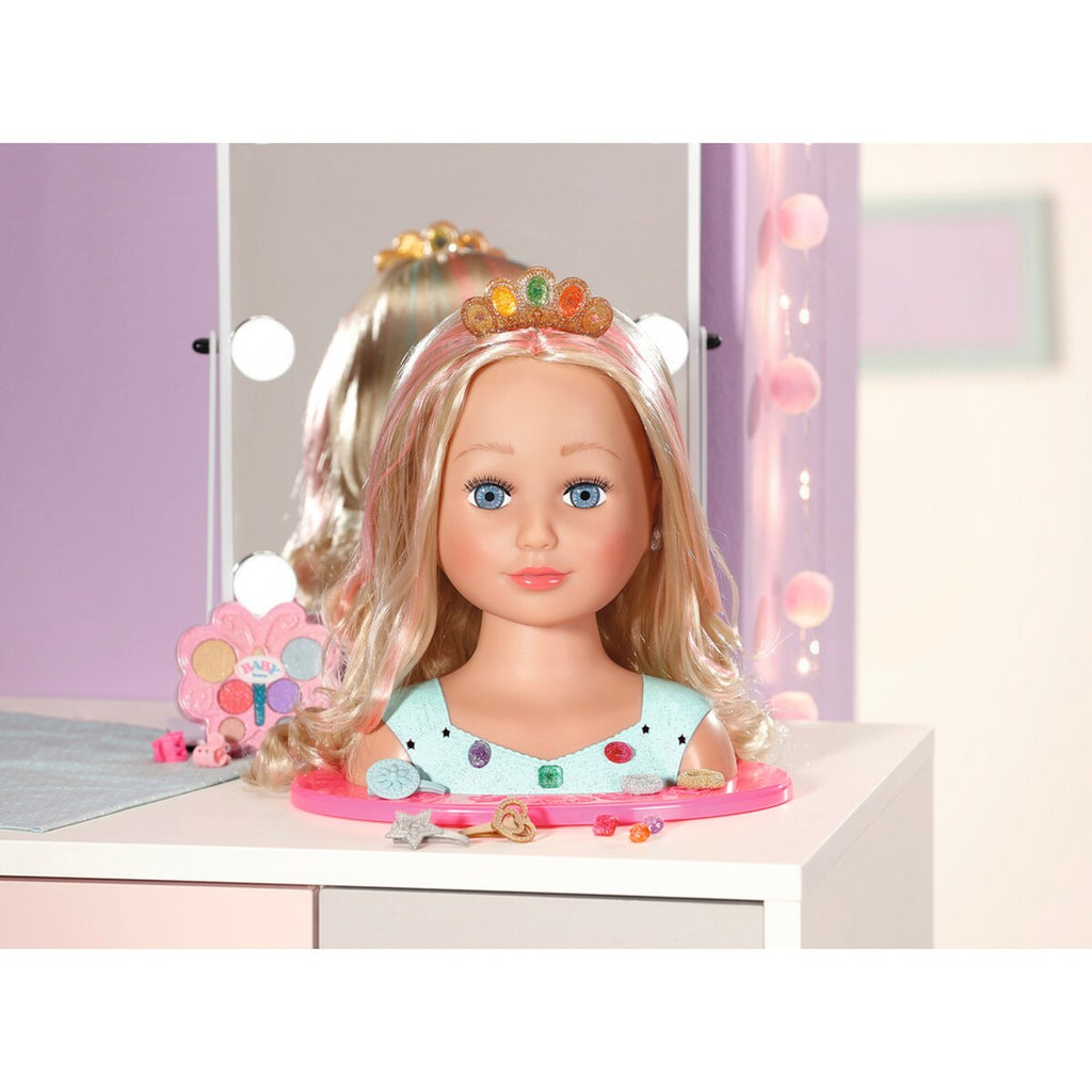 Detalj av hår og sminke på Sister Styling Head Princess