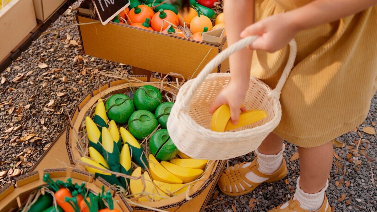Frukt- og grønnsakssett i gummitre 6 deler - PlanToys