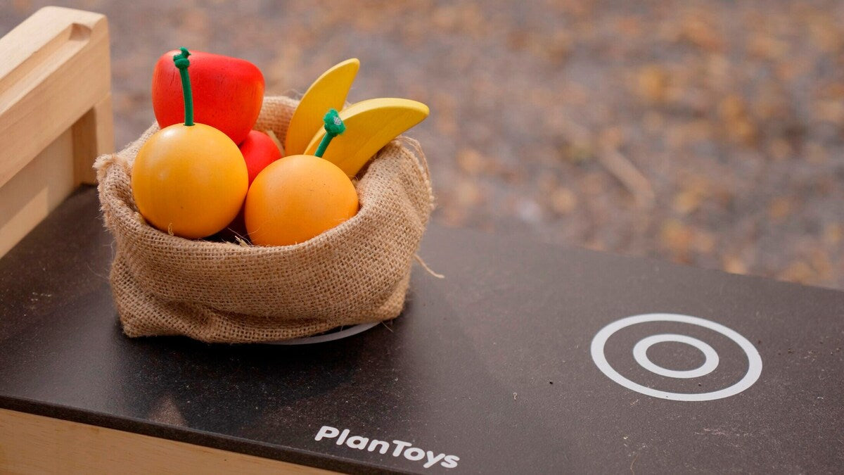 Frukt- og grønnsakssett i gummitre 6 deler - PlanToys