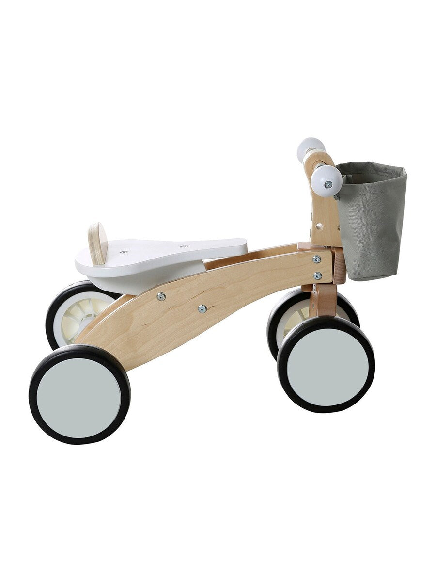 Nærbilde av hjul på Gåbil i tre FSC® med stoffkurv 52 x 36 cm