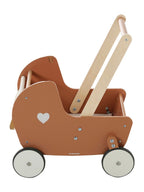 Gåvogn i barnevognform tre FSC® 45x34 cm med fleece-dekke og pute