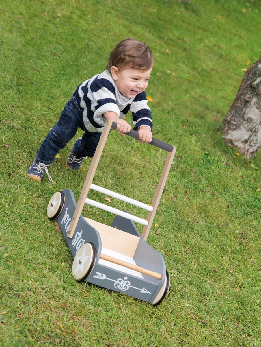 Nærbilde av brems på Gåvogn med brems Rock Star Baby 3 fra 12 mnd massivtre