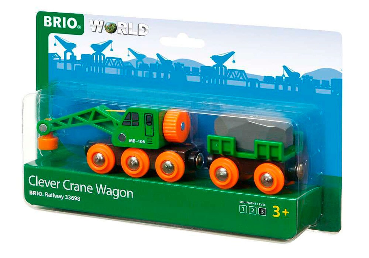 Montert grønn kranbil med tilhenger og last i tre - BRIO World i lek