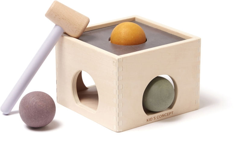 Hammerbenk Neo med 3 trekuler fra 1 år - Kids Concept detalj av kule