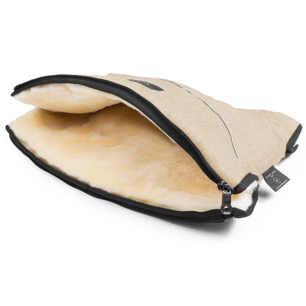 Håndvarmer i lammeskinn for barnevogn Cloud Beige bakside