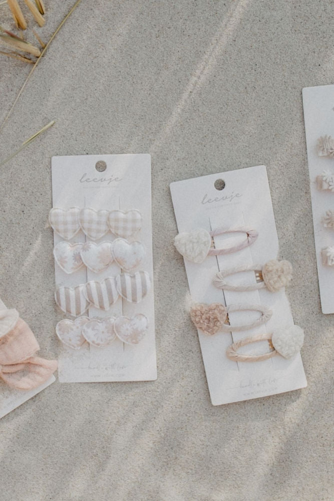 Detaljbilde av Hårspenne sett med 4 stk Summer Hearts - Leevje