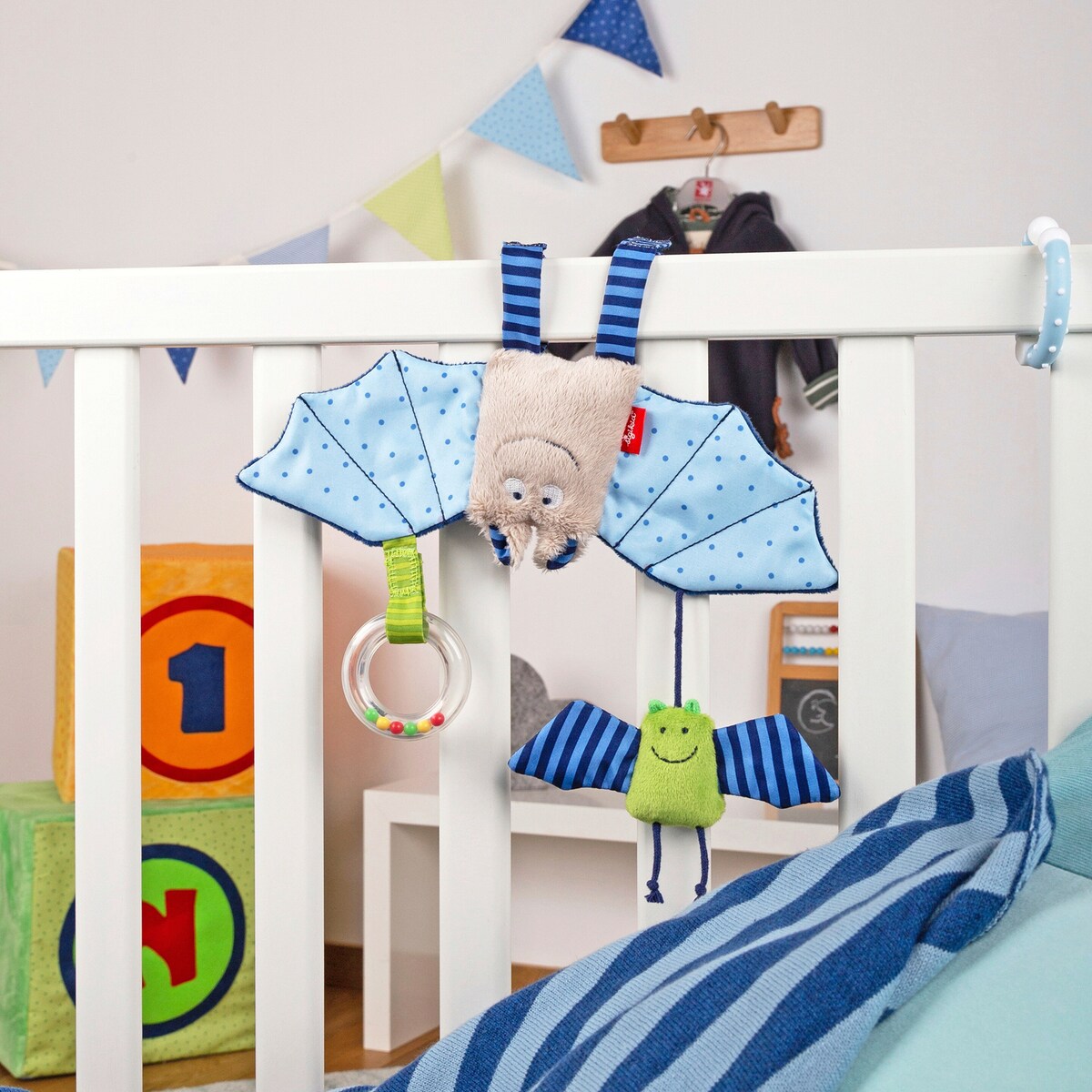 Hengeleke flaggermus med knitrefolie og gripering 24x25 cm - Sigikid