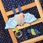 Hengeleke flaggermus med knitrefolie og gripering 24x25 cm - Sigikid